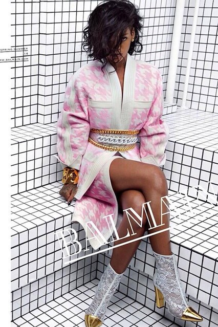 balmain-rihanna-vogue-17dec13-twitter_b_426x639